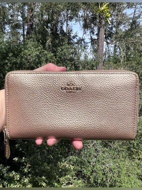 COACH Long Zip-Around Pebble Leather Wallet Gold w Gold Hardware AUTHENTIC